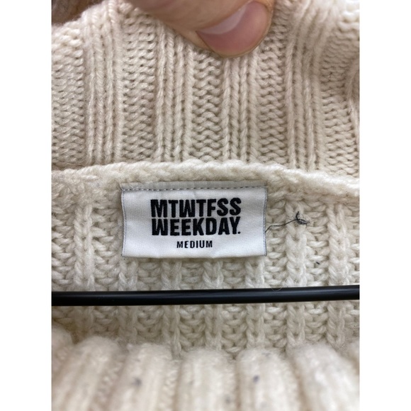 Mtwtfss Weekday Women's Turtle Neck Sweater Size M - Picture 7 of 8